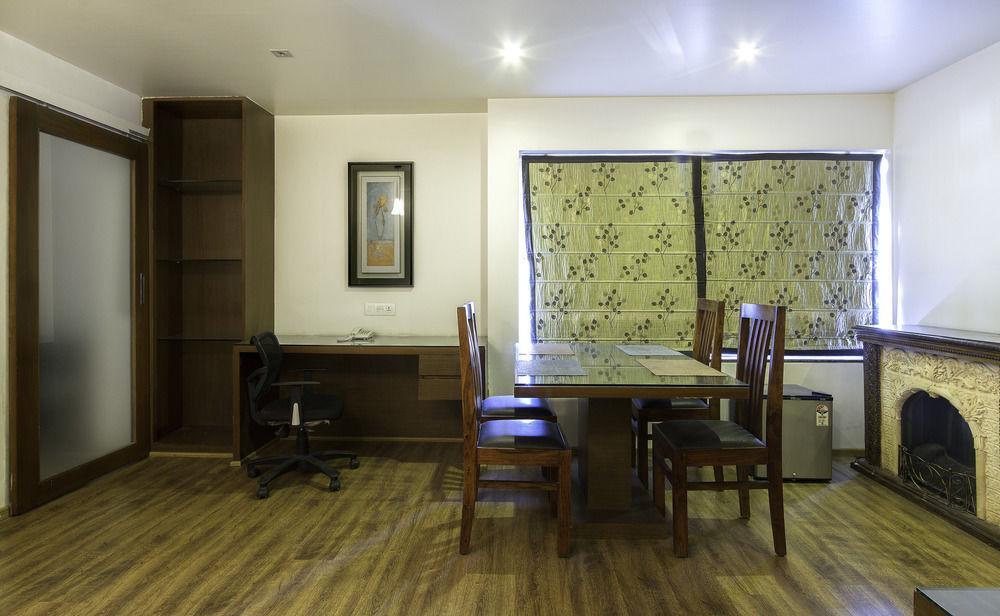 Corporate Stay Pune Luaran gambar